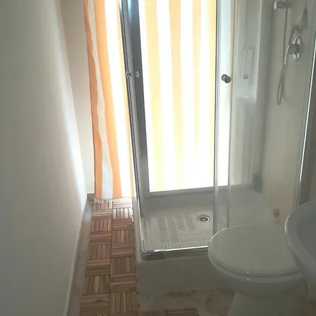 Bed 21 Bari