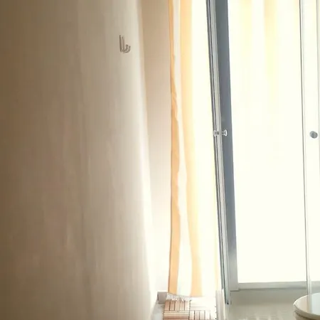 Bed 21 * Bari